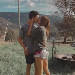 Meet your Posher, Savannah